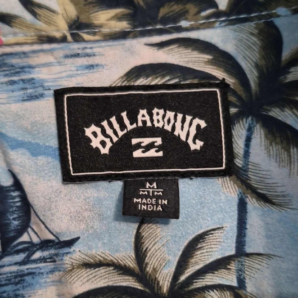 Billabong Tropical Print Men's Shirt - Picture 2 of 4